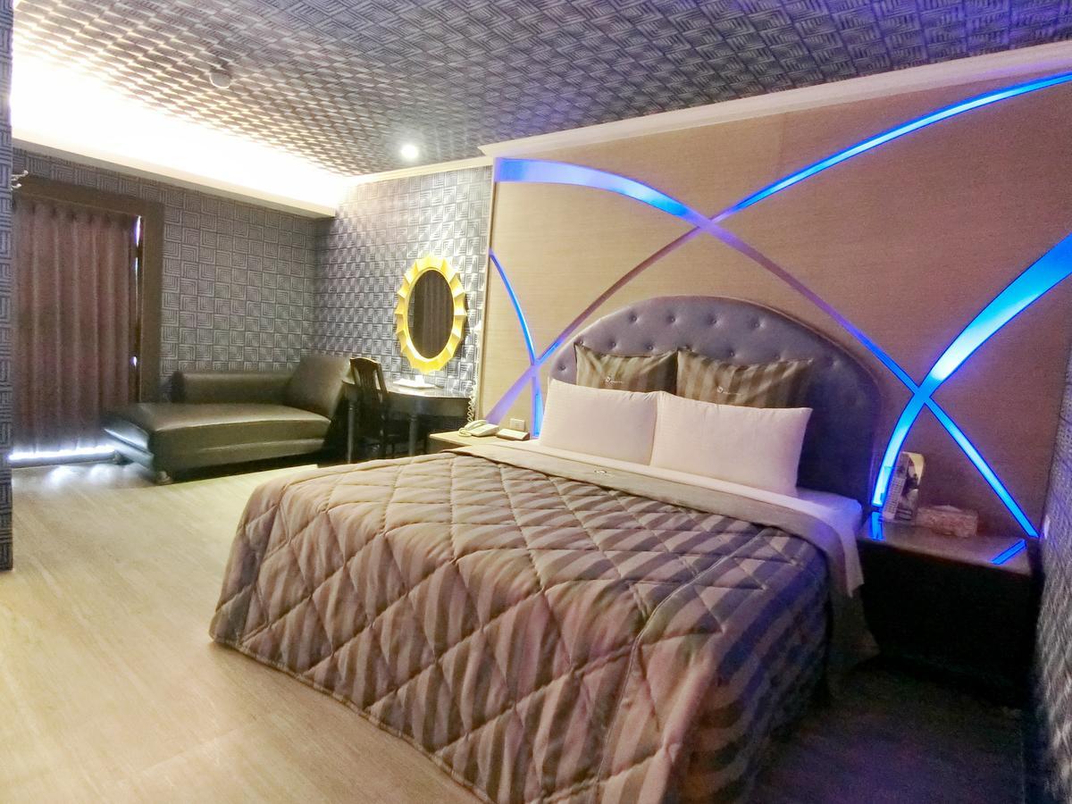 Full Moon Boutique Motel Hsinchu Buitenkant foto